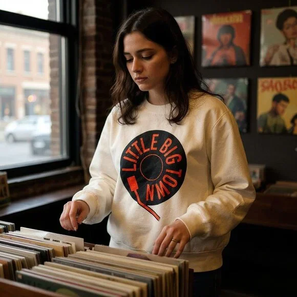 Little Big Town Canada Tour Cream Sweatshirt Medium - Picture 1 of 9